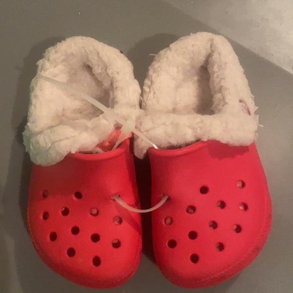 Crocks Girl clogged color red Slippers - Picture 5 of 6